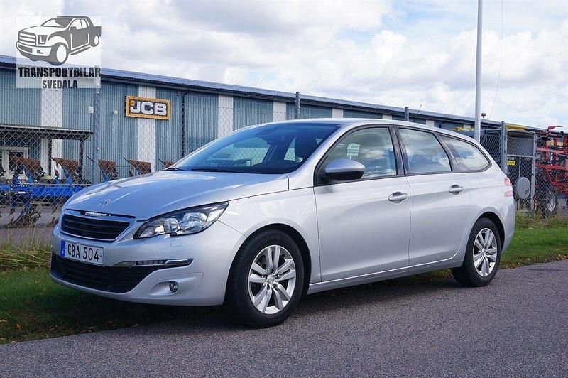 Ljusgrå (grå) Begagnad 2015 Peugeot 308 Active Kombi | 79 000 kr (Marknadspris) - Bild 1/4