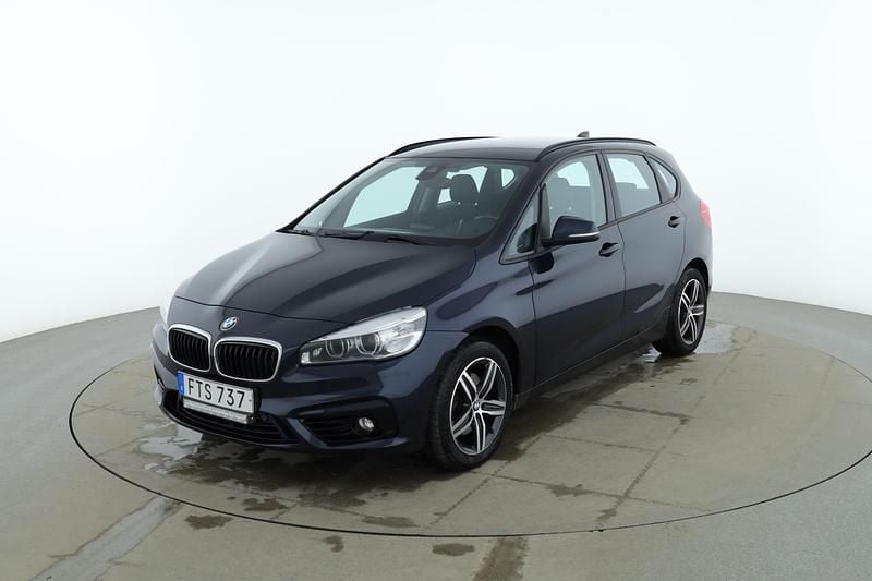 Blå Begagnad 2015 BMW 220 Active Tourer Minibuss | 149 000 kr - Bild 1/4