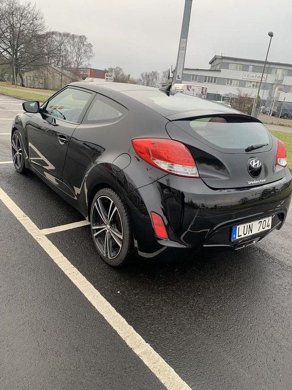 Svart Begagnad 2012 Hyundai Veloster Halvkombi | 55 000 kr - Bild 1/4