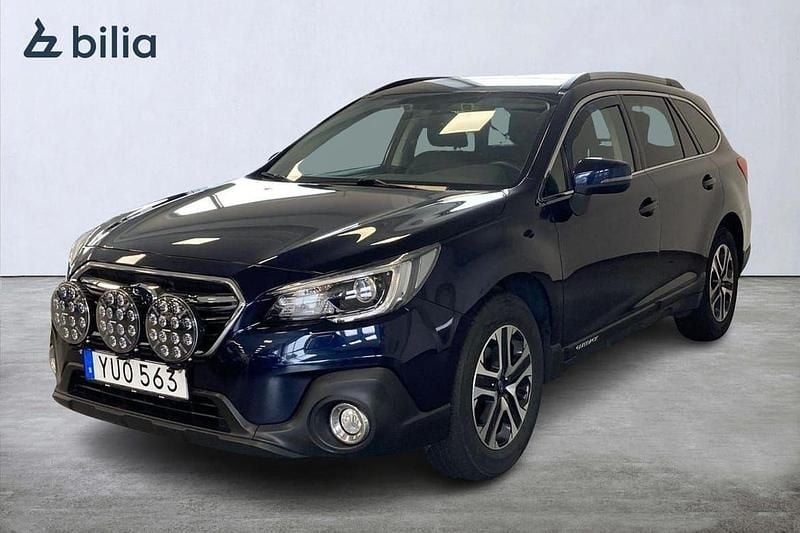 Mörkblå (blå) Begagnad 2018 Subaru Outback SUV | 259 900 kr (Marknadspris) - Bild 1/3