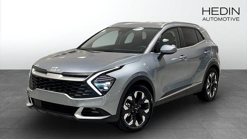 Silver Ny 2025 Kia Sportage SUV | 444 475 kr (Marknadspris) - Bild 1/4