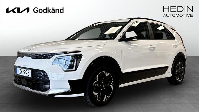 Vit (white) Begagnad 2022 Kia e-Niro SUV | 319 900 kr (Lite dyr) - Bild 1/4