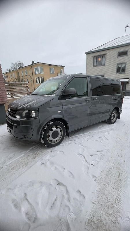 Begagnad 2011 VW Multivan Van | 169 000 kr (Marknadspris) - Bild 1/4