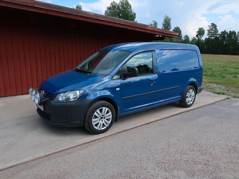 Mörkblå (blå) Begagnad 2012 VW Caddy Maxi Minibuss | 33 000 kr (Superpris) - Bild 1/4
