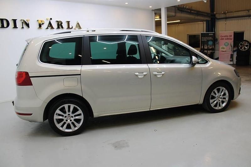 Begagnad Seat Alhambra Ecomotive 140 HK (102 kW) 2012 Brun Minibuss