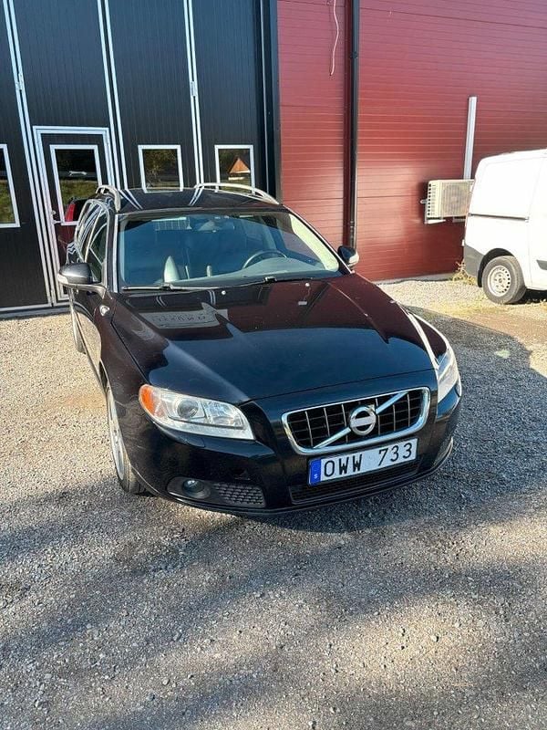 Svart Begagnad 2010 Volvo V70 Momentum Kombi | 54 900 kr (Bra pris) - Bild 1/4