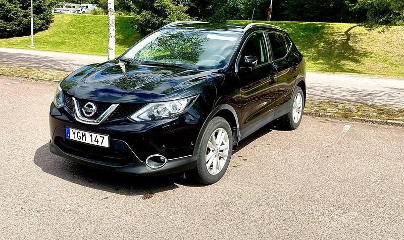 Svart Begagnad 2016 Nissan Qashqai SUV | 145 000 kr (Marknadspris) - Bild 1/4