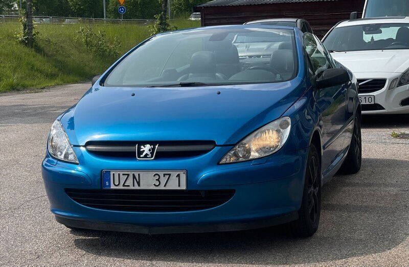 Blå Begagnad 2004 Peugeot 307 CC Cab | 37 000 kr (Marknadspris) - Bild 1/4