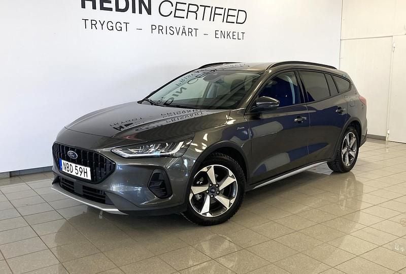 Grå (grey) Begagnad 2023 Ford Focus Active Kombi | 214 900 kr (Marknadspris) - Bild 1/4