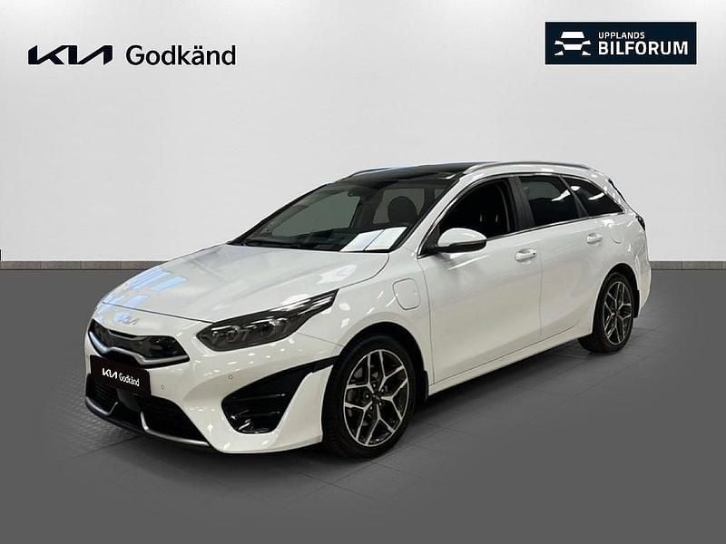 Vit Begagnad 2023 Kia Ceed Sportswagon Advance Kombi | 289 000 kr (Lite dyr) - Bild 1/4
