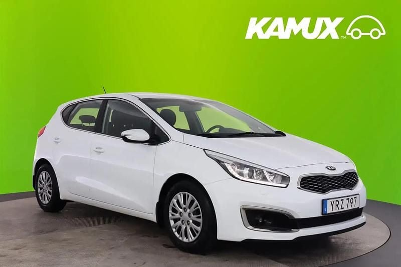 Vit Begagnad 2018 Kia Ceed Comfort Halvkombi | 126 700 kr (Bra pris) - Bild 1/4
