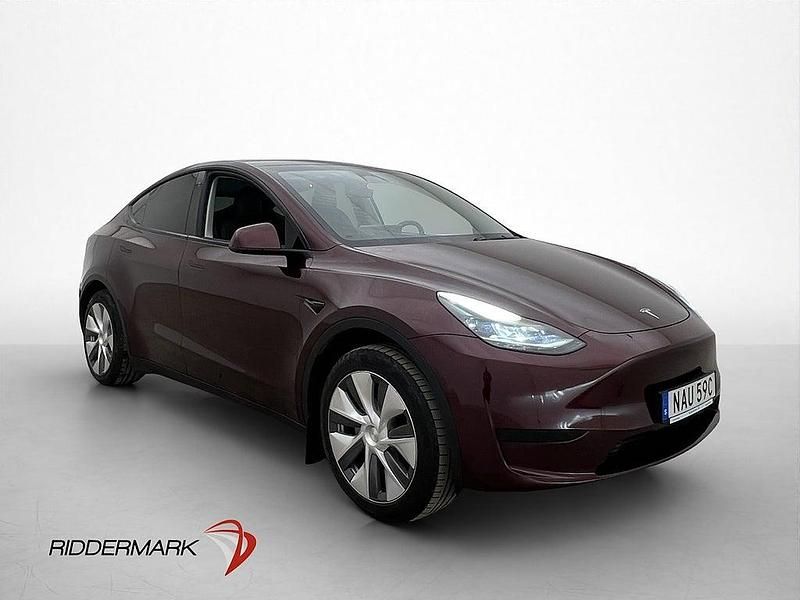 Begagnad Tesla Model Y Long Range RWD 255 kW (347 HK) 2024 Röd SUV