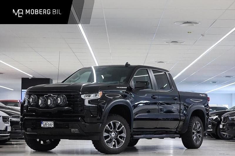 Svart Begagnad 2023 Chevrolet Silverado Pickup | 939 900 kr - Bild 1/3