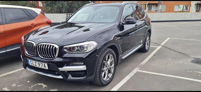 Svart Begagnad 2020 BMW X3 SUV | 359 000 kr (Lite dyr) - Bild 1/4