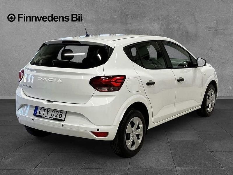 Begagnad Dacia Sandero Essentiel 91 HK (66 kW) 2023 Vit