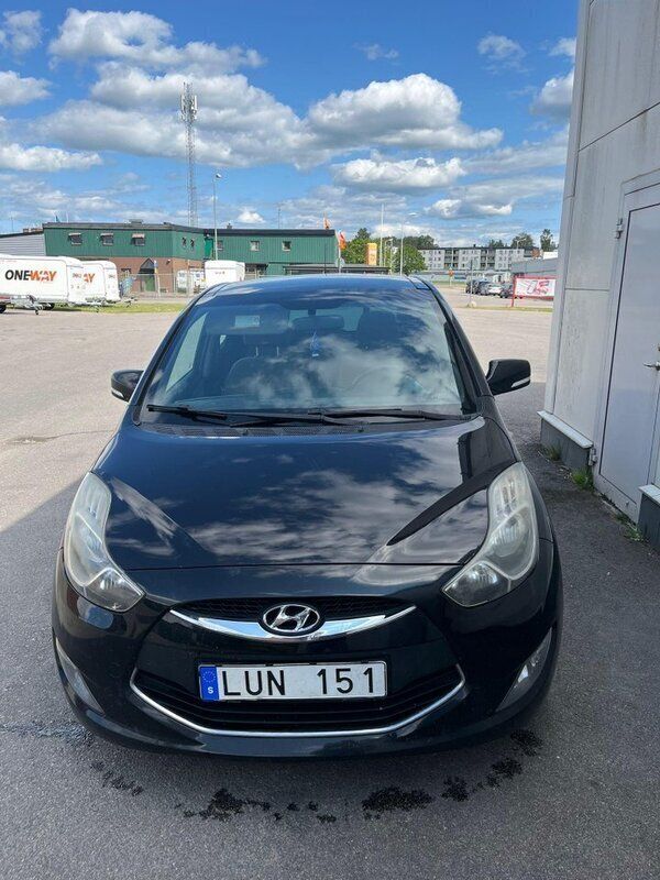 Svart Begagnad 2011 Hyundai ix20 Minibuss | 37 900 kr (Marknadspris) - Bild 1/4