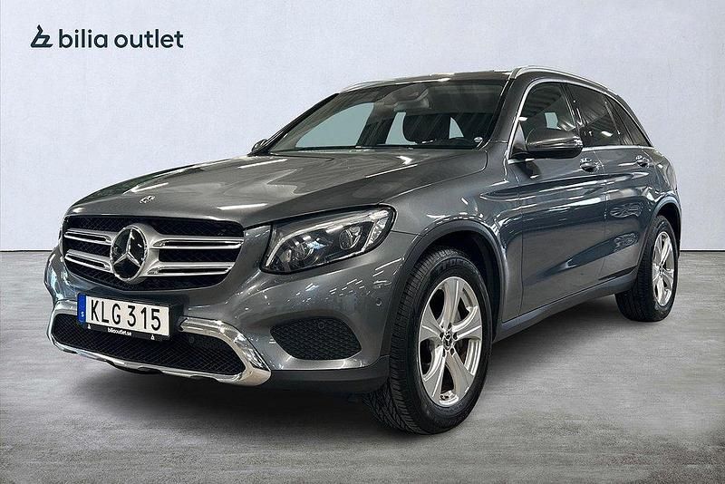 Grå Begagnad 2017 Mercedes GLC220 SUV | 274 900 kr (Marknadspris) - Bild 1/3