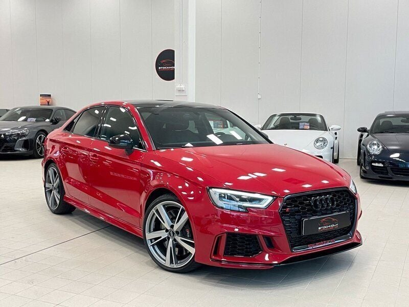 Röd Begagnad 2020 Audi RS3 Comfort Halvkombi | 529 900 kr (Marknadspris) - Bild 1/4
