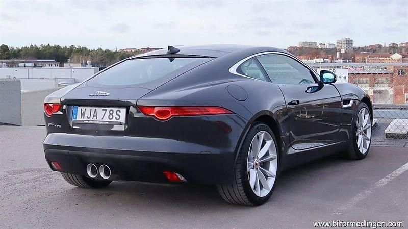 Begagnad Jaguar F-Type 340 HK (250 kW) 2016 Grå Sportkupé