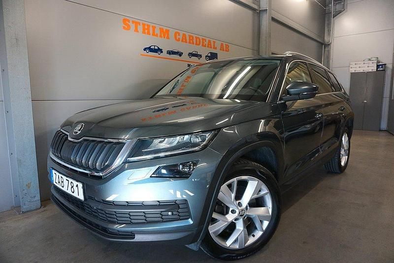 Grå Begagnad 2017 Skoda Kodiaq Business Line SUV | 284 900 kr (Dyr) - Bild 1/4
