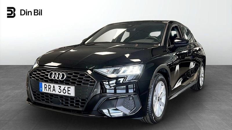 Svart Begagnad 2022 Audi A3 Sportback Proline Halvkombi | 239 000 kr (Marknadspris) - Bild 1/4