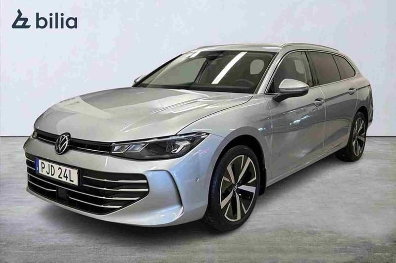 Silver Ny 2026 VW Passat Kombi | 469 800 kr (Marknadspris) - Bild 1/1
