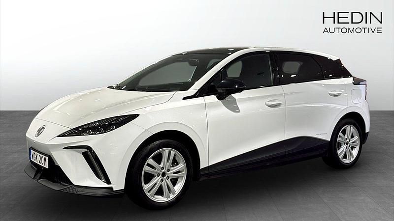 Vit (white) Begagnad 2022 MG MG4 EV Halvkombi | 254 900 kr (Marknadspris) - Bild 1/4