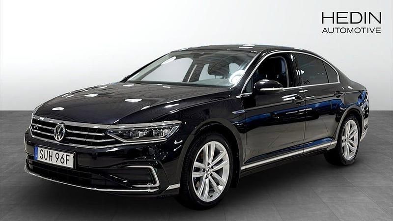 Svart Begagnad 2019 VW Passat GTE Sedan | 310 000 kr (Dyr) - Bild 1/4
