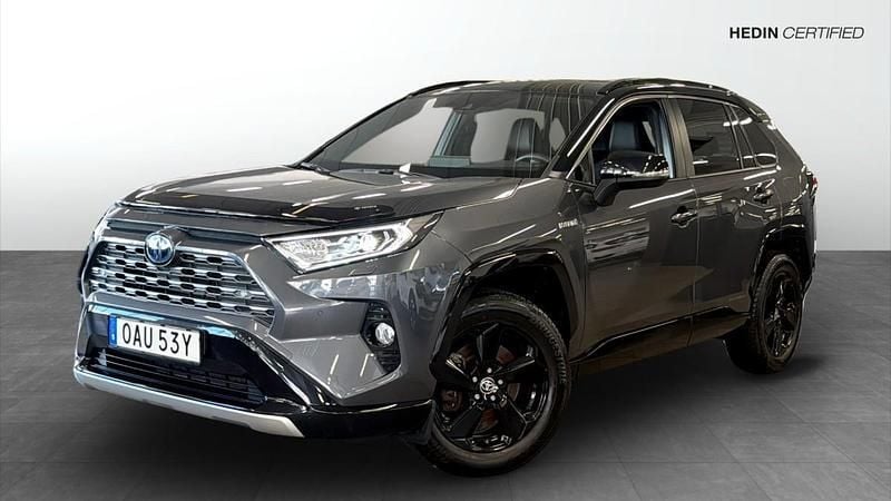 Grå (grey) Begagnad 2021 Toyota RAV4 Hybrid Style SUV | 344 900 kr (Bra pris) - Bild 1/4