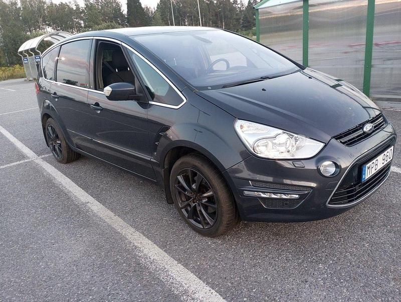 Grå Begagnad 2010 Ford S-MAX S Minibuss | 85 000 kr (Marknadspris) - Bild 1/4