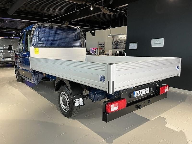 Begagnad VW Crafter 177 HK (130 kW) 2024 Mörkblå (blå) Van