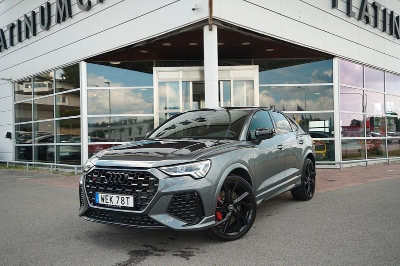 Grå Begagnad 2022 Audi RS Q3 Sportback Sport SUV | 599 000 kr (Bra pris) - Bild 1/4