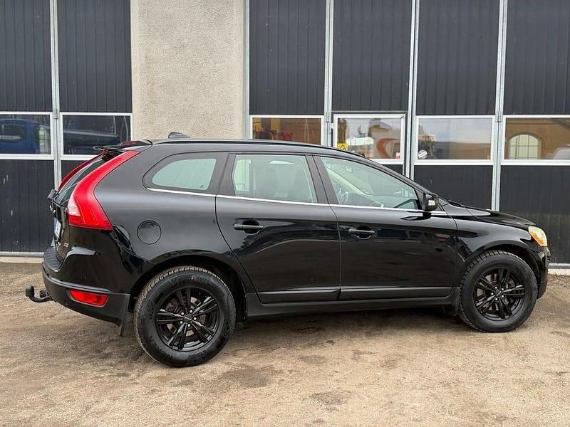 Begagnad Volvo XC60 Momentum 163 HK (119 kW) 2011 Svart SUV