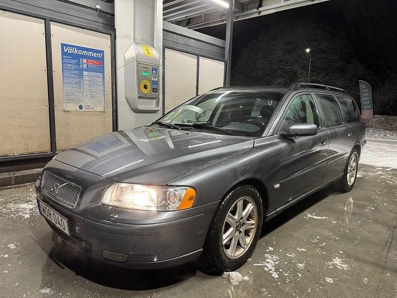 Begagnad 2005 Volvo V70 Kombi | 28 000 kr (Marknadspris) - Bild 1/4