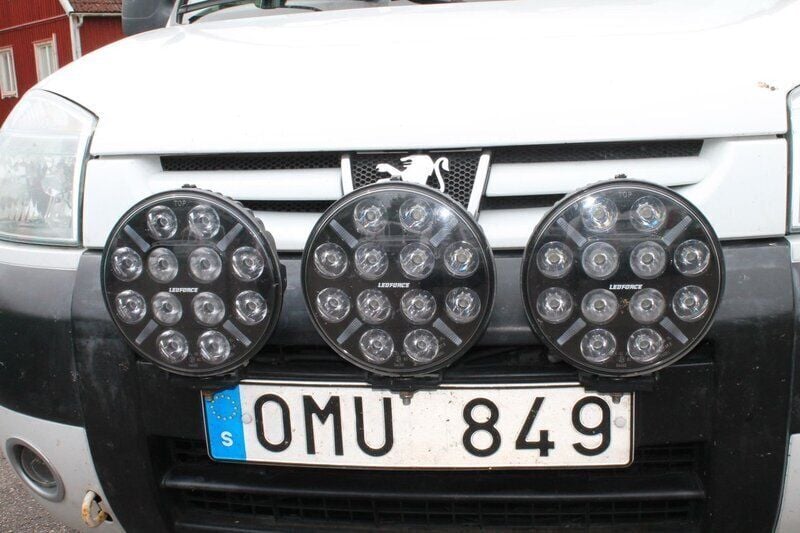 Vit Begagnad 2007 Peugeot Partner Minibuss | 16 900 kr (Marknadspris) - Bild 1/4