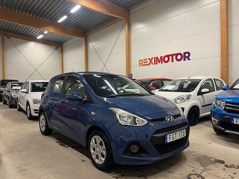 Begagnad Hyundai i10 67 HK (49 kW) 2014 Ljusblå Halvkombi