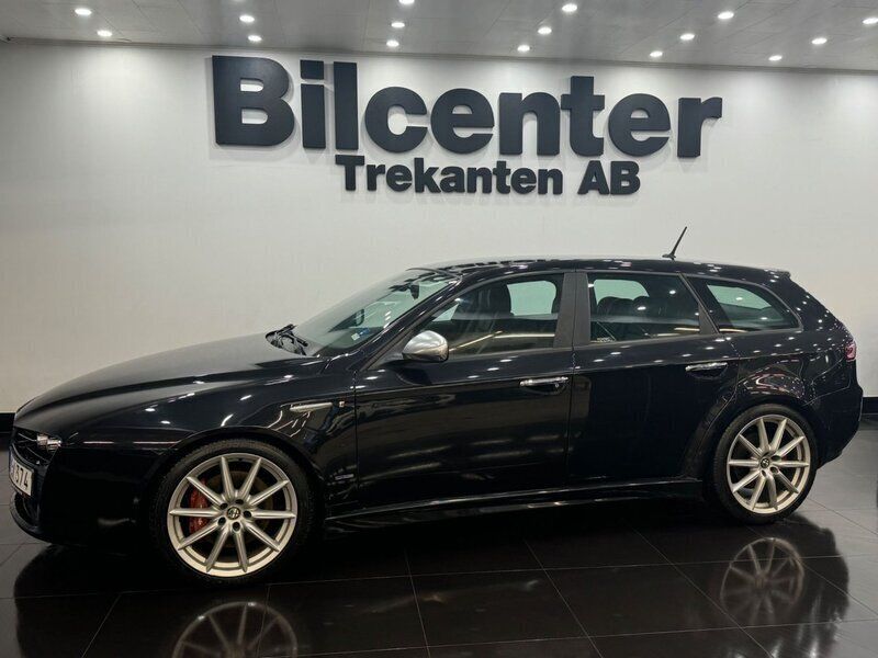 Svart Begagnad 2009 Alfa Romeo 159 Kombi | 69 900 kr - Bild 1/4