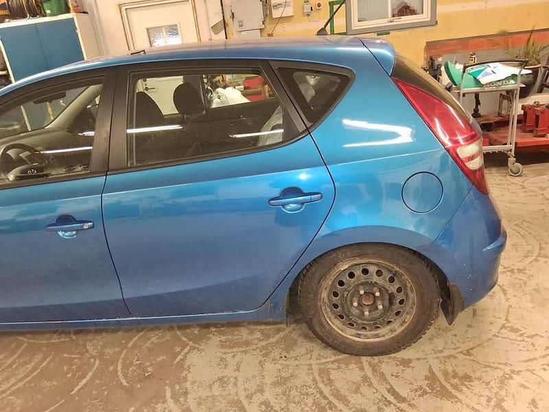 Begagnad Hyundai i30 90 HK (66 kW) 2009 Metallic