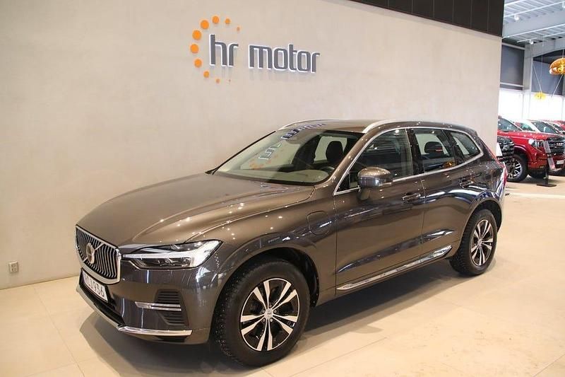 Begagnad Volvo XC60 Plus 350 HK (257 kW) 2022 Grå SUV