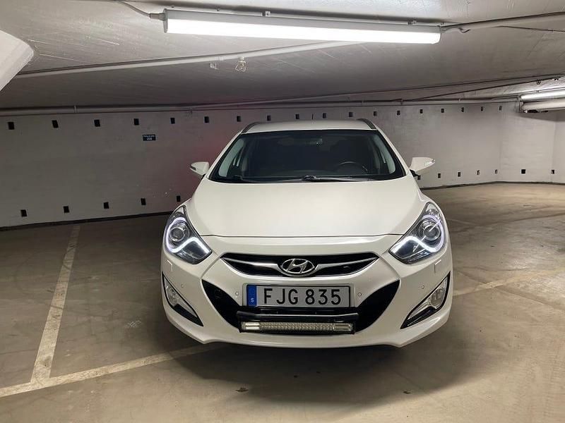 Begagnad 2013 Hyundai i40 Kombi | 76 900 kr (Marknadspris) - Bild 1/4