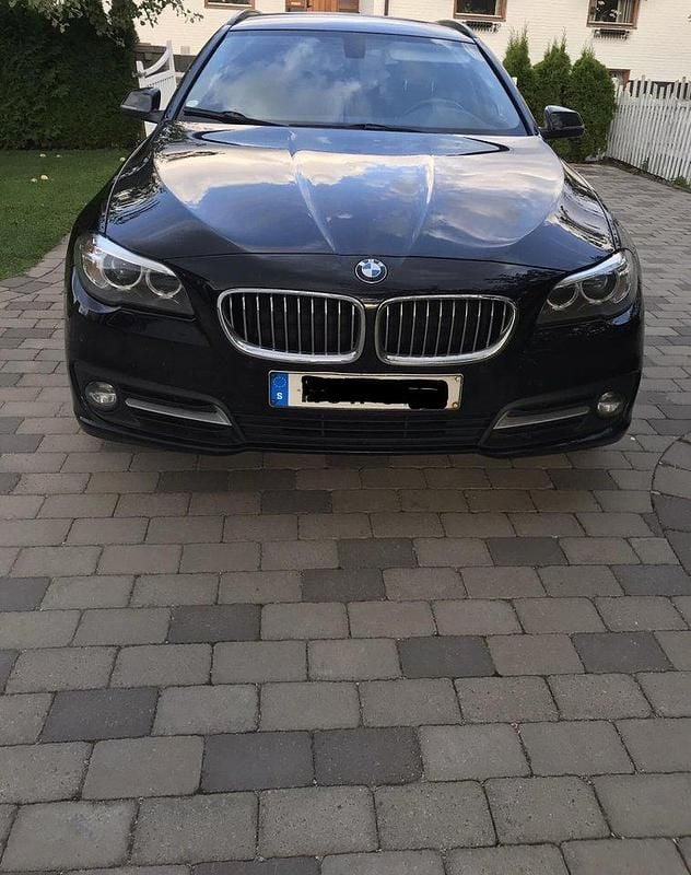 Svart Begagnad 2016 BMW 520 Kombi | 175 000 kr (Marknadspris) - Bild 1/4