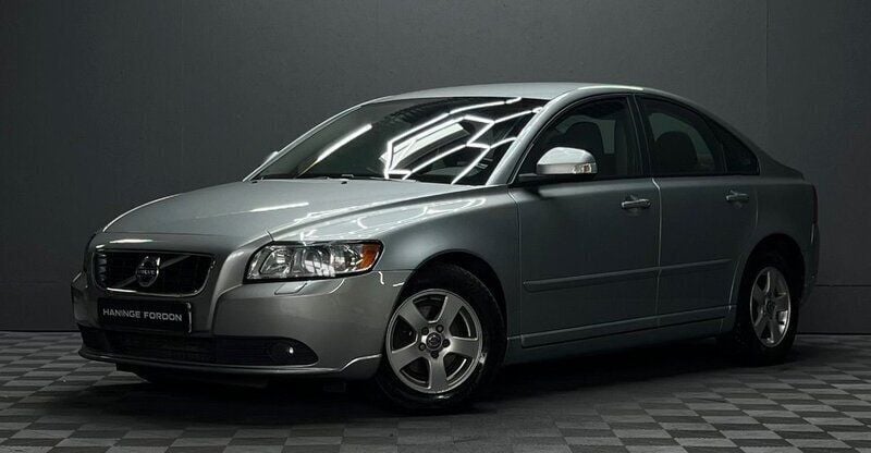 Silver Begagnad 2012 Volvo S40 Momentum Sedan | 49 900 kr (Bra pris) - Bild 1/4