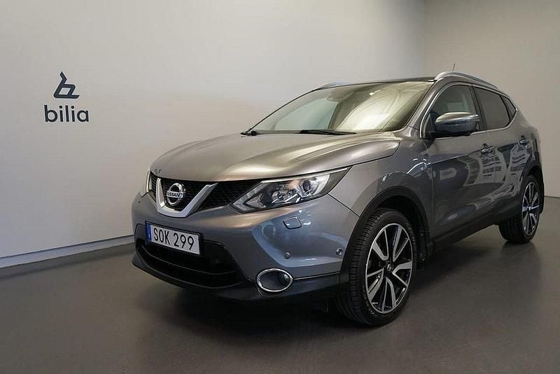 Grå Begagnad 2016 Nissan Qashqai Tekna SUV | 119 500 kr (Bra pris) - Bild 1/3