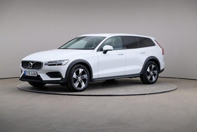 Vit Begagnad 2021 Volvo V60 CC Pro Kombi | 359 000 kr (Marknadspris) - Bild 1/4
