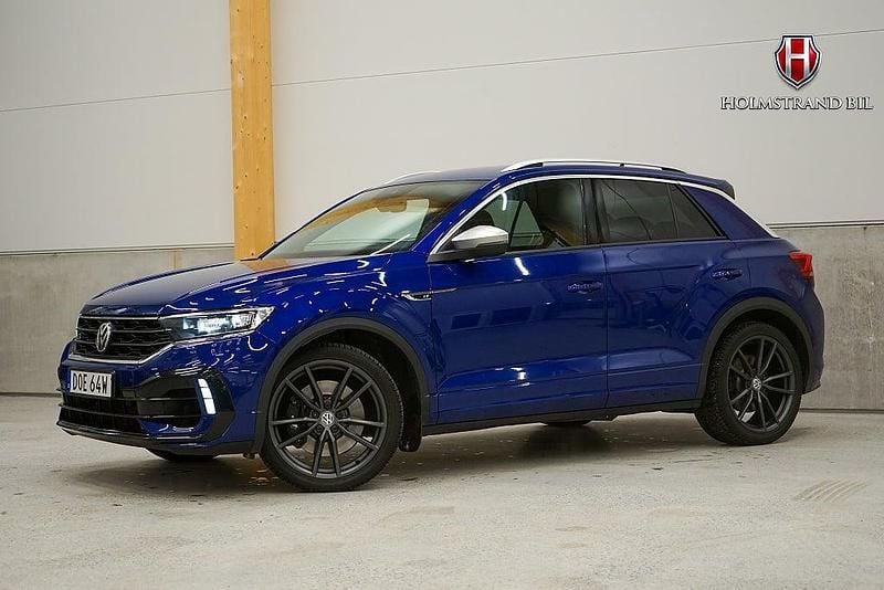 Blå Begagnad 2020 VW T-Roc Beats SUV | 319 900 kr - Bild 1/4