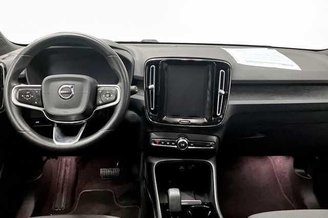 Begagnad Volvo XC40 Core 175 kW (238 HK) 2023 Svart SUV