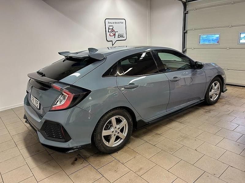 Begagnad Honda Civic Sport Plus 182 HK (133 kW) 2017 Grå metallic Halvkombi
