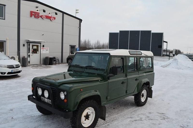 Begagnad Land Rover Defender 113 HK (83 kW) 1998 Grön Kombi