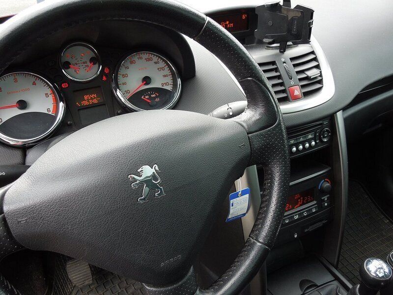 Begagnad Peugeot 207 Sport 109 HK (80 kW) 2008 Röd Kombi