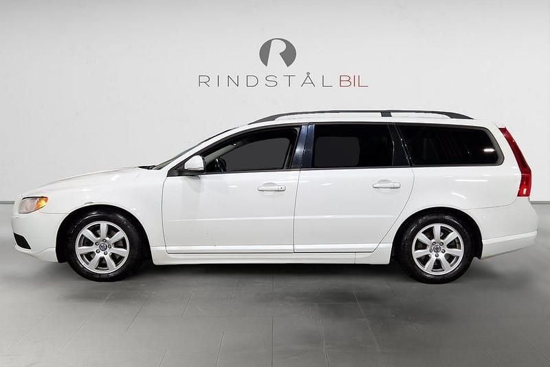 Begagnad Volvo V70 Kinetic 116 HK (85 kW) 2013 Vit Kombi